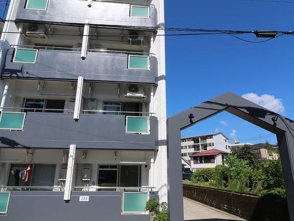 外観 塗り替えたばかりの綺麗な外観
