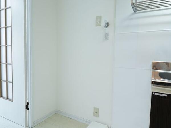 室内洗濯機置き場 灰の心配がいらない室内洗濯機置き場
